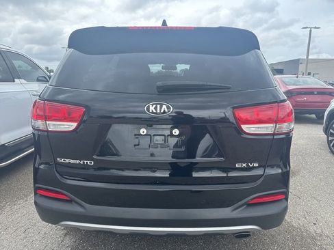 Used 2018 Kia Sorento EX image 5