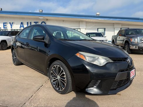 Used 2015 Toyota Corolla LE FWD image 3