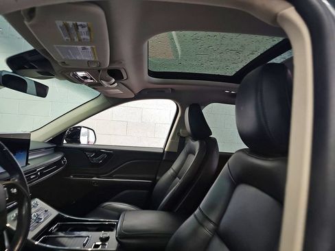 Used 2022 Lincoln Aviator AWD w/ Premium Package image 13