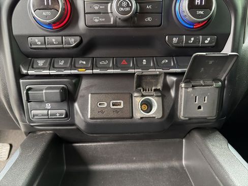 Used 2022 Chevrolet Silverado 2500 LTZ w/ LTZ Convenience Package AWD/4WD image 48