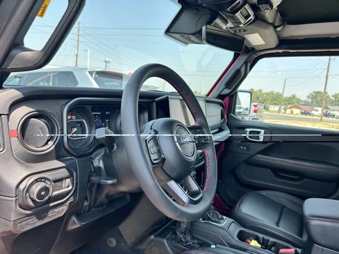 Used 2024 Jeep Wrangler Rubicon AWD/4WD image 11