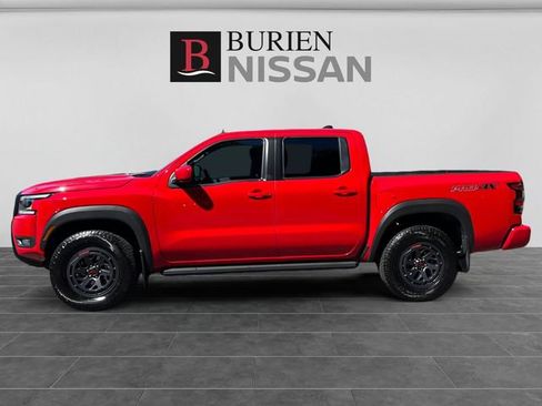 Used 2025 Nissan Frontier PRO-4X AWD/4WD image 2