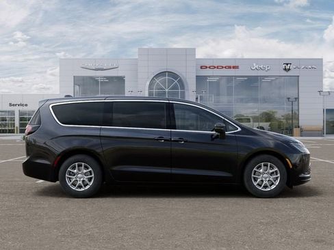 New 2027 Chrysler Pacifica Select w/ Family Tech Group FWD image 21