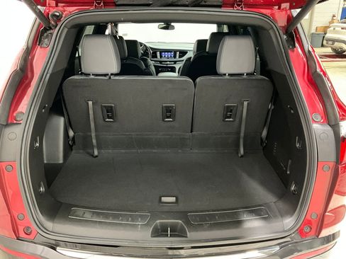 Used 2024 Buick Enclave Essence AWD/4WD image 25