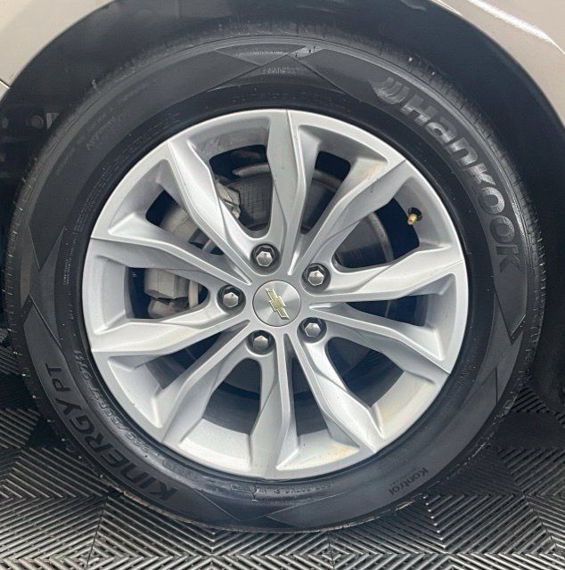 Used 2020 Chevrolet Malibu LT FWD image 25