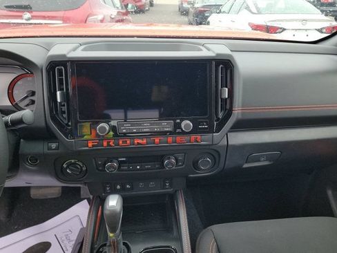 Used 2025 Nissan Frontier PRO-4X w/ Pro Convenience Package AWD/4WD image 3