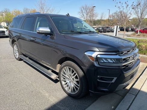 Used 2022 Ford Expedition Max Platinum image 3