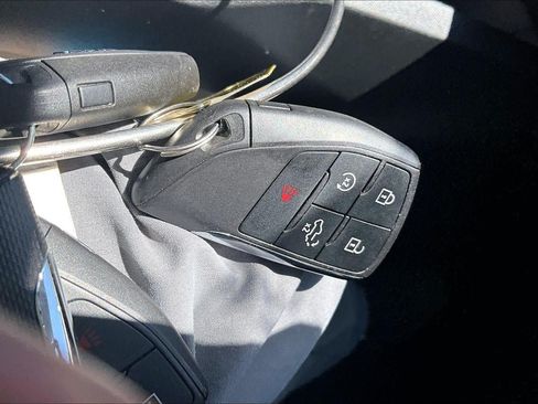 Used 2026 Chevrolet Equinox LT FWD image 12