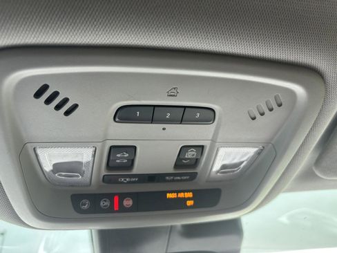 Used 2018 Chevrolet Malibu Premier w/ Premier Sun and Wheel Package image 16