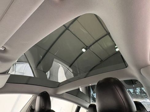 Used 2020 Tesla Model 3 Standard Range Plus image 38