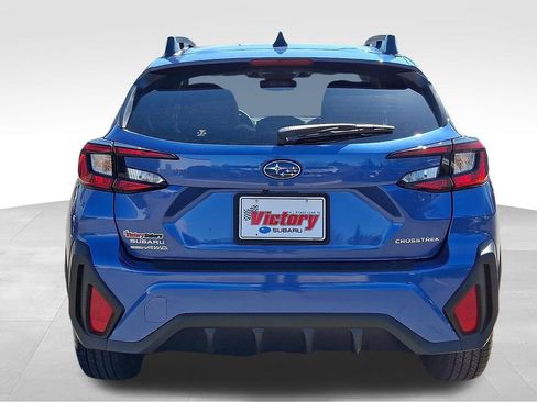 Used 2025 Subaru Crosstrek 2.0i Premium image 5