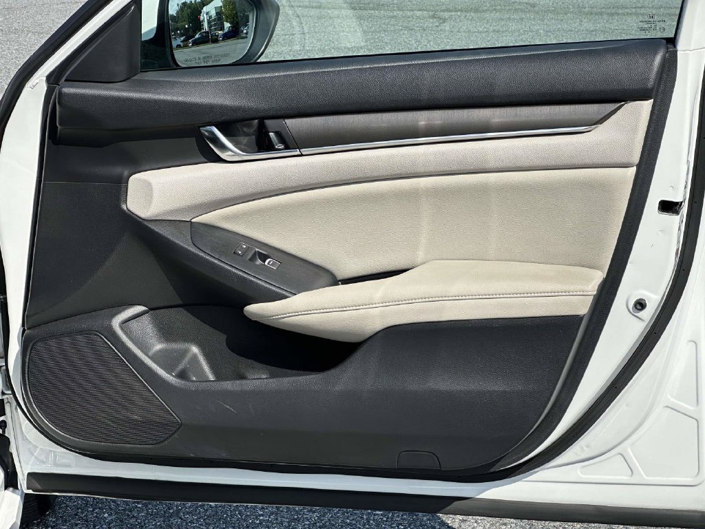 Used 2019 Honda Accord LX image 8