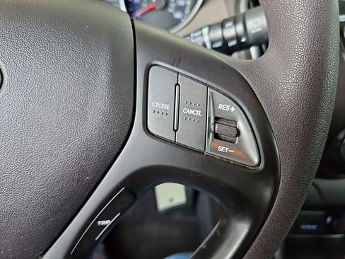 Used 2015 Hyundai Tucson GLS w/ Option Group 02 AWD/4WD image 12