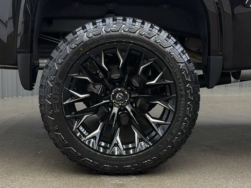 Used 2026 GMC Sierra 1500 Denali Ultimate AWD/4WD image 11