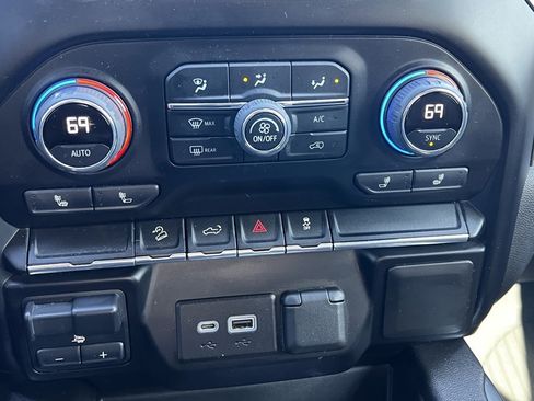 Used 2021 Chevrolet Silverado 1500 LT Trail Boss image 19