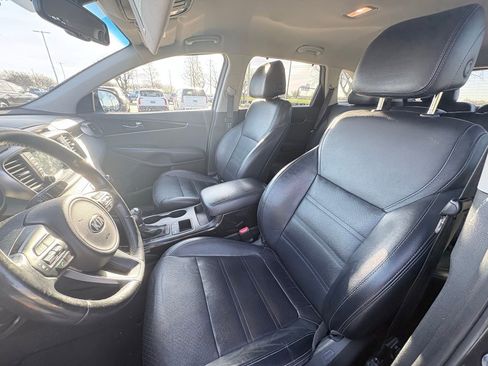 Used 2017 Kia Sorento EX w/ EX V6 Premium Package image 6