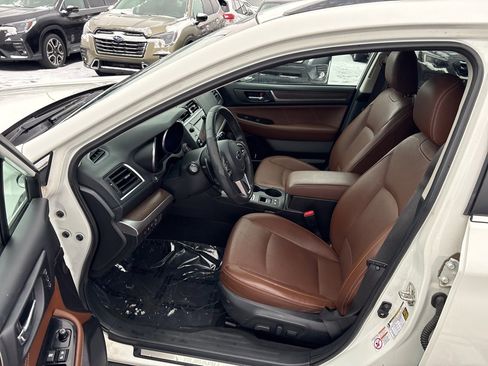 Used 2017 Subaru Outback 2.5i Touring w/ Popular Package #5A image 9