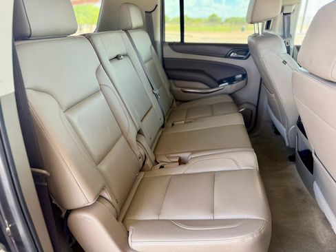 Used 2018 Chevrolet Suburban LT AWD/4WD image 15