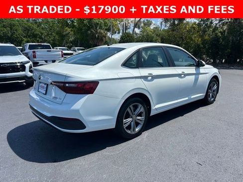 Used 2023 Volkswagen Jetta SE FWD image 6