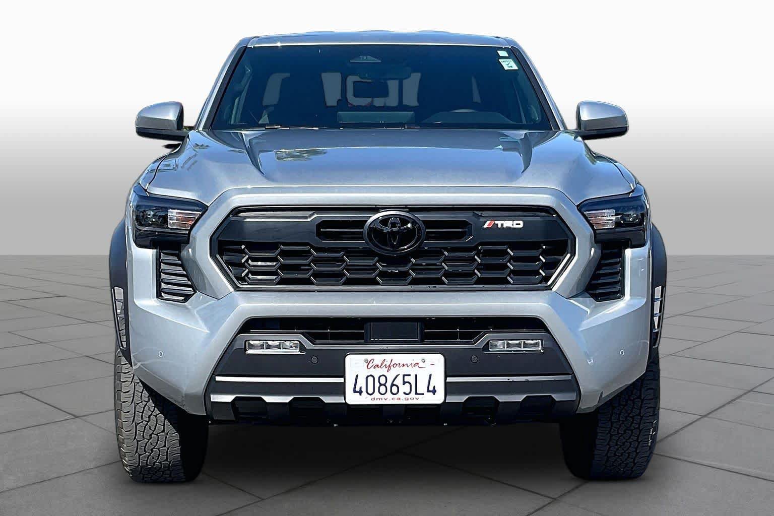Used 2026 Toyota Tacoma TRD Off-Road w/ TRD Off Road Upgrade Package AWD/4WD image 3