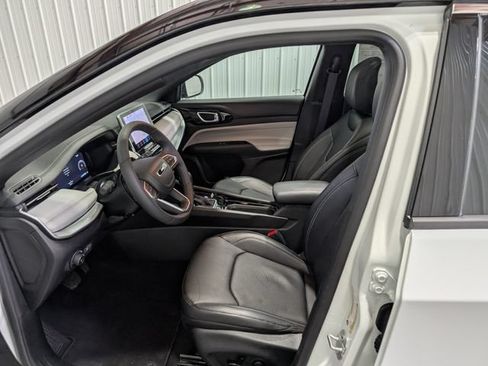 Used 2025 Jeep Compass Limited w/ Elite Group AWD/4WD image 16