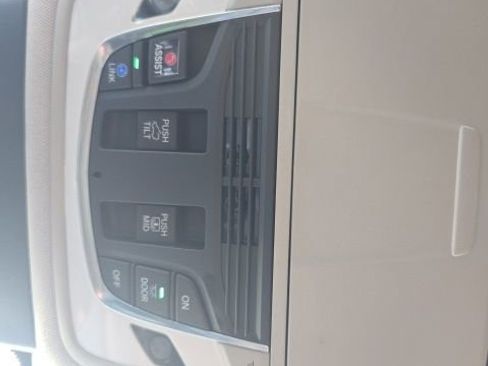 Used 2023 Acura MDX SH-AWD w/ Technology Package image 22