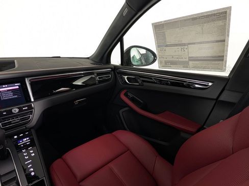 New 2026 Porsche Macan image 23