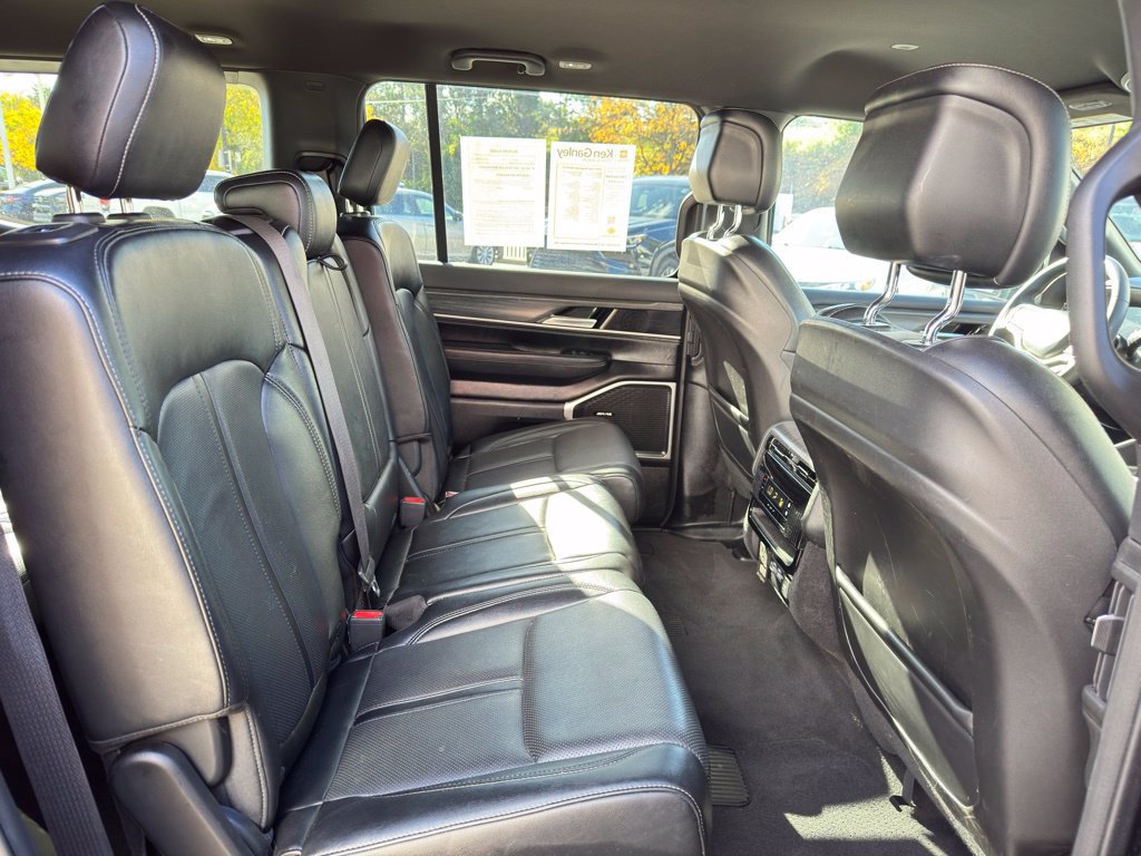 Used 2024 Jeep Wagoneer L Series II w/ Flexible Seating Group AWD/4WD image 45