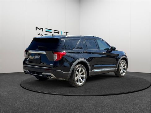 Used 2020 Ford Explorer Platinum w/ Premium Technology Package image 9