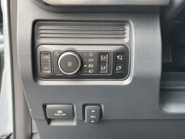 New 2026 Ford F250 Lariat w/ Black Appearance Package AWD/4WD image 17