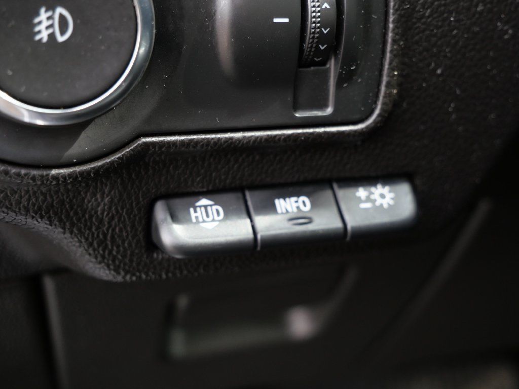 Used 2020 Buick Envision Premium w/ Driver Confidence Package AWD/4WD image 21