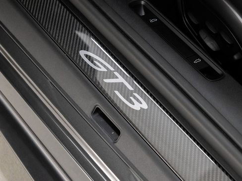 Used 2022 Porsche 911 GT3 image 23