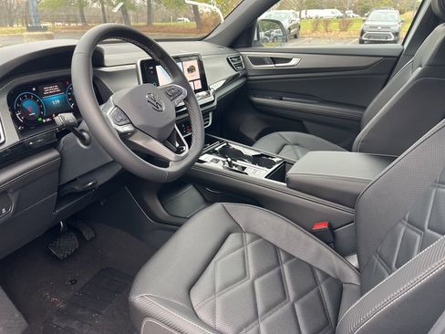 New 2026 Volkswagen Atlas Cross Sport SE image 14