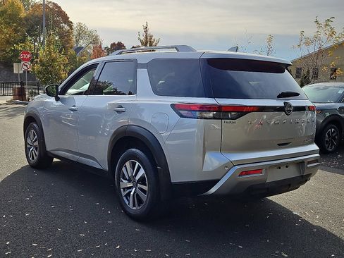 Certified 2023 Nissan Pathfinder SL image 4