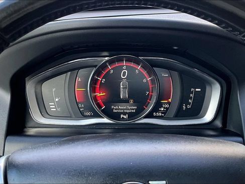 Used 2017 Volvo XC60 T5 Inscription w/ Preferred Option Package FWD image 30