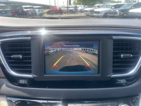 Used 2022 Chrysler Voyager LX FWD image 35