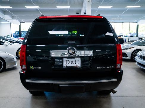 Used 2010 Cadillac Escalade 4WD Hybrid image 4