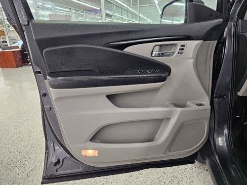 Used 2019 Honda Pilot Elite image 28