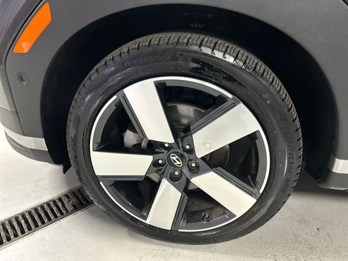 Used 2025 Hyundai Santa Fe Limited image 9