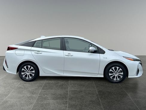 Used 2022 Toyota Prius Prime XLE FWD image 11