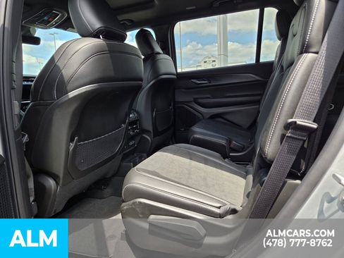 Used 2025 Jeep Grand Cherokee L Altitude AWD/4WD image 6