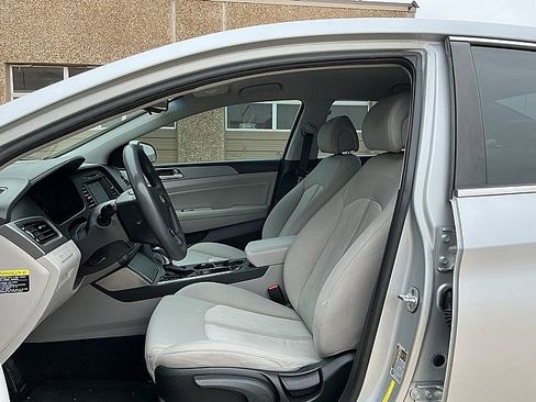 Used 2017 Hyundai Sonata SE FWD image 17
