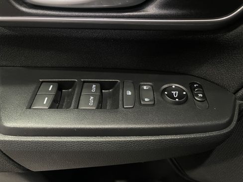 Used 2017 Honda CR-V EX image 11
