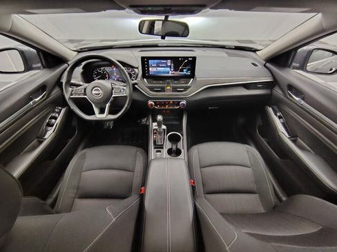 Used 2023 Nissan Altima 2.5 SV w/ SV Premium Package AWD/4WD image 2