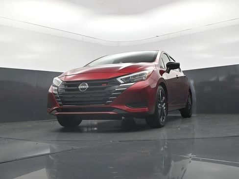 Used 2025 Nissan Versa SR w/ Trunk Package FWD image 32