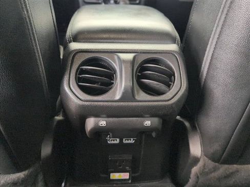 Used 2020 Jeep Gladiator Overland AWD/4WD image 30