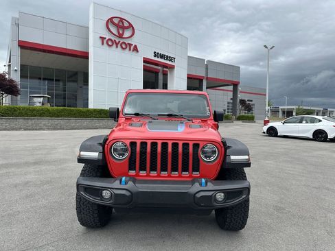 Used 2022 Jeep Wrangler Unlimited Rubicon 4xe w/ Cold Weather Group AWD/4WD image 2