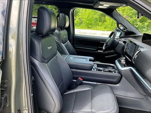 Used 2025 Ford Expedition Max Platinum w/ Stealth Performance Package AWD/4WD image 7