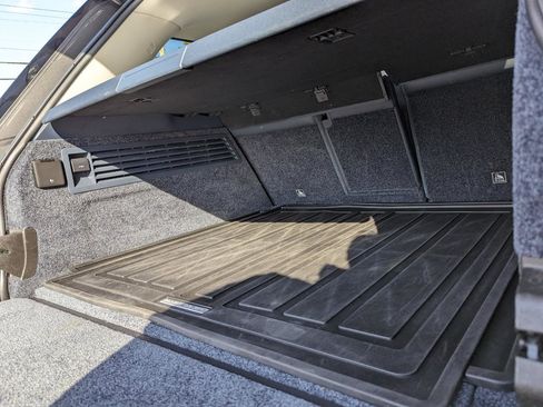 Used 2020 Land Rover Range Rover HSE image 50