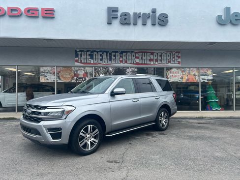 Used 2023 Ford Expedition Limited image 1